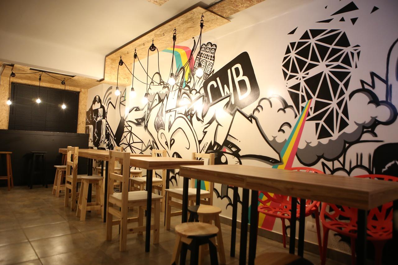 Social Hostel Cafe E Bar Куритиба Экстерьер фото